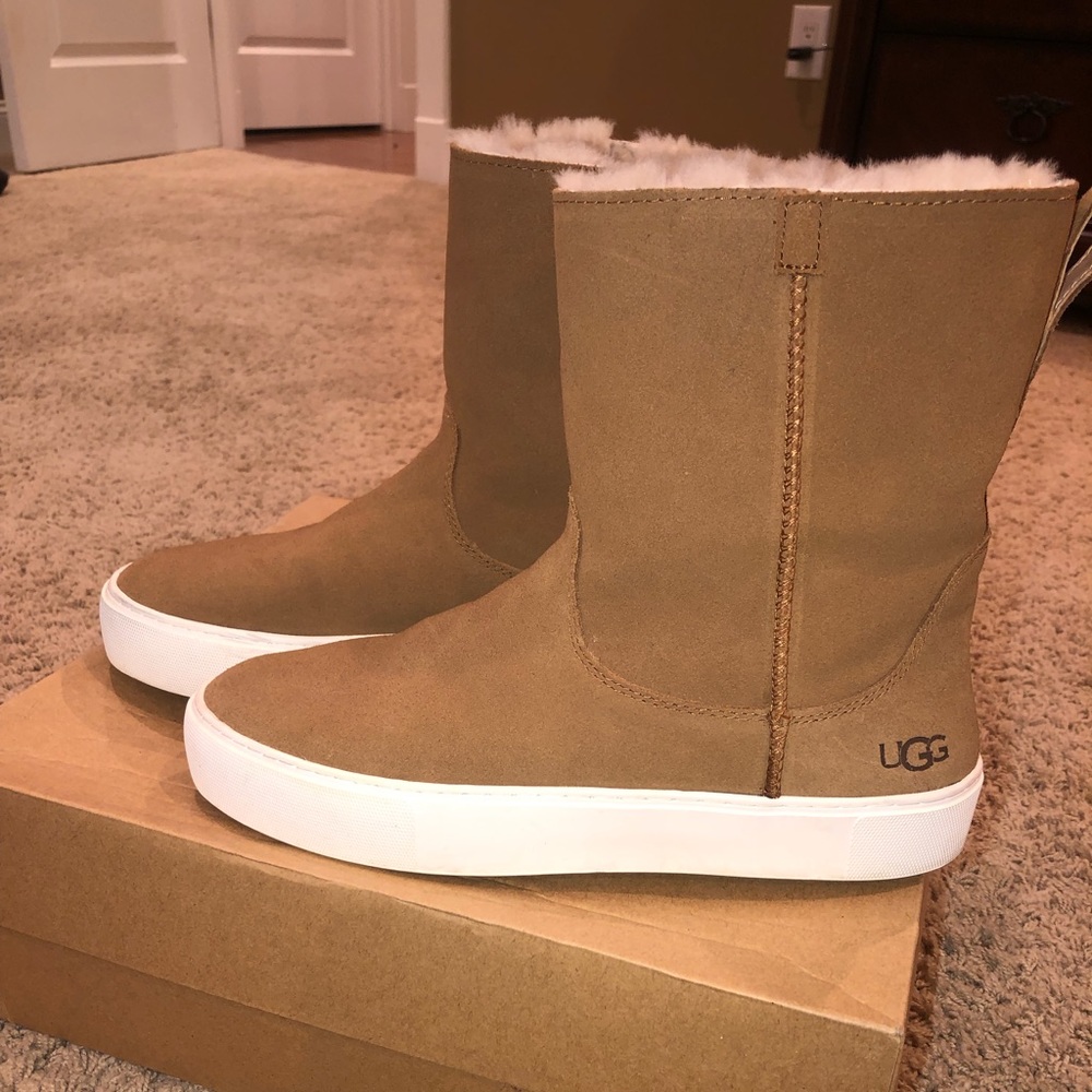 UGG Declan boots. Great condition!!